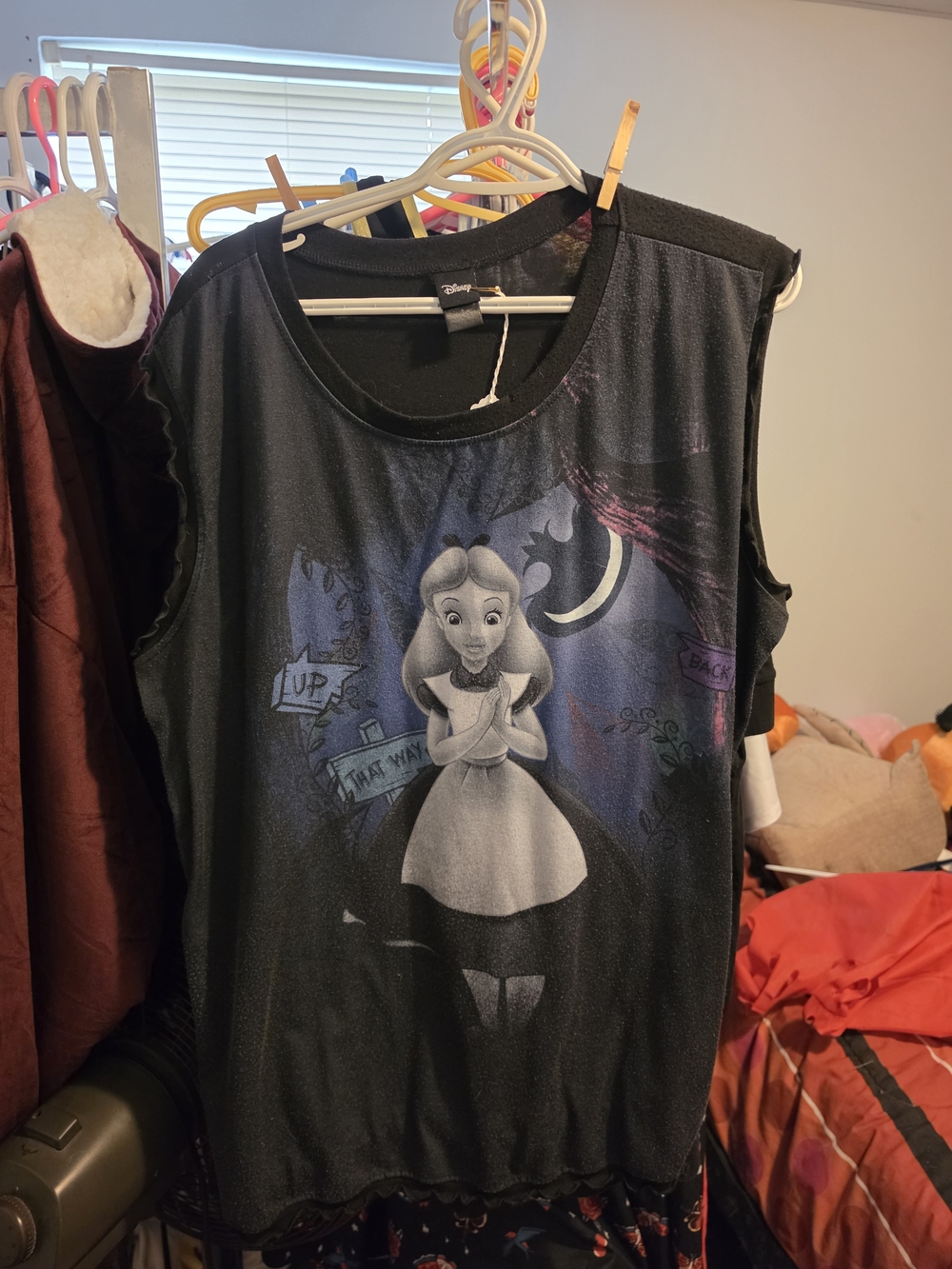 Disney Alice in Wonderland Sleeveless Graphic Top - Black & Purple